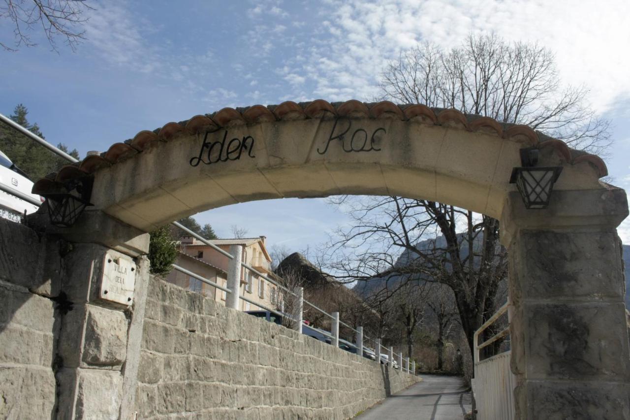 Charmant Appartement Au Coeur Des Gres D Annot Kültér fotó