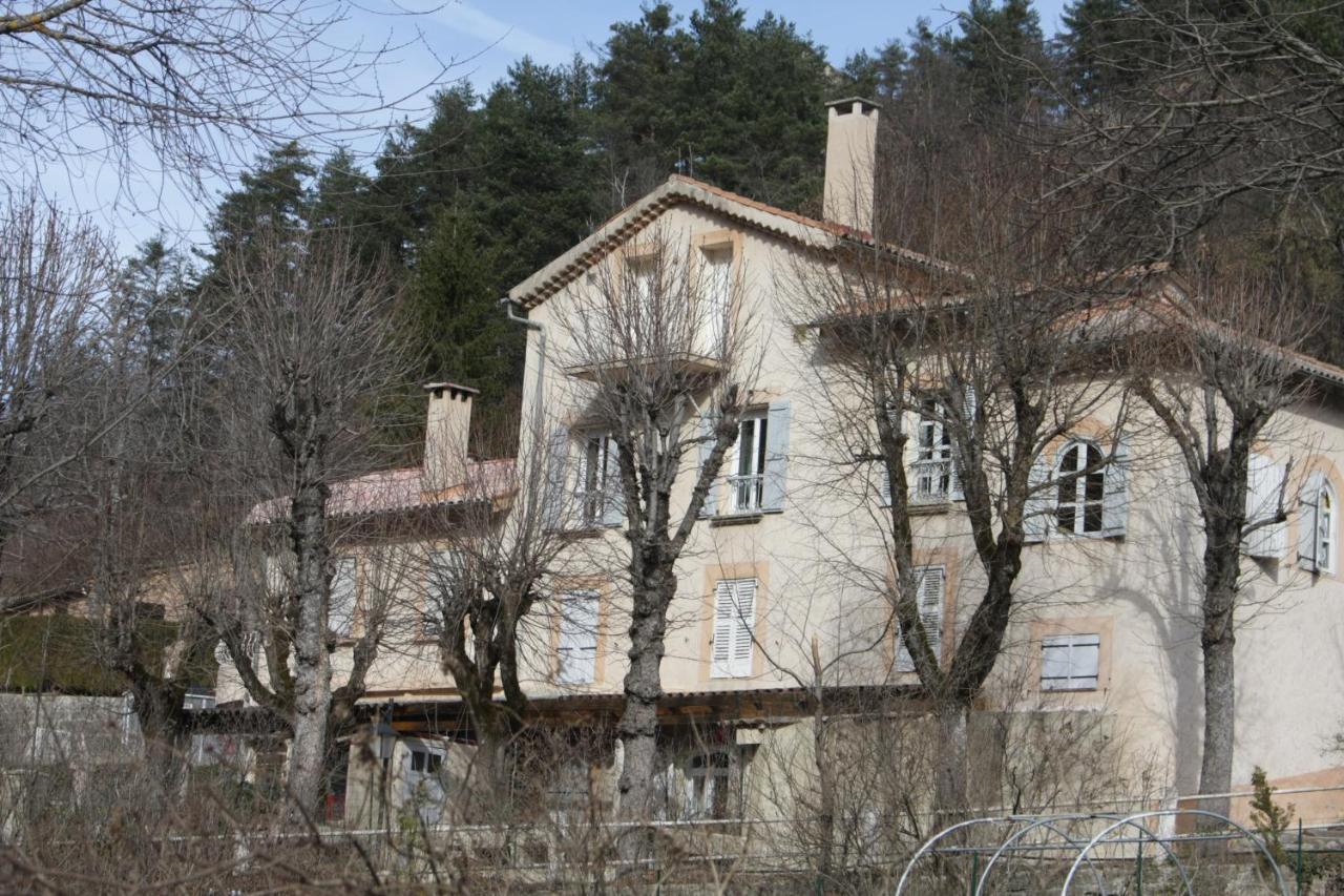 Charmant Appartement Au Coeur Des Gres D Annot Kültér fotó