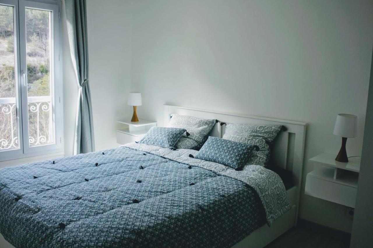 Charmant Appartement Au Coeur Des Gres D Annot Kültér fotó